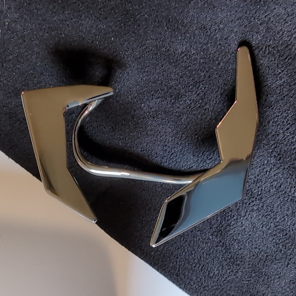 BNIB Vitaly Ear Cuff "Feedback" stainless steel RIGHT EAR unisex